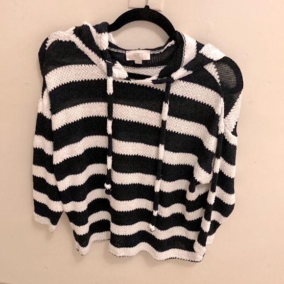 Loft mesh crochet 3/4 sleeve hoodie - Picture 3 of 14